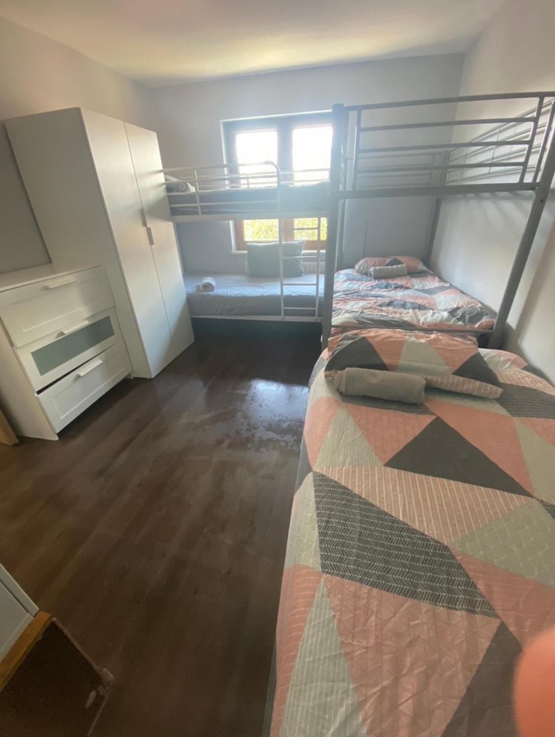 Dublin Airport Big Rooms With Bathroom Outside Room - Kitchen Only 7 Days Reservation 外观 照片